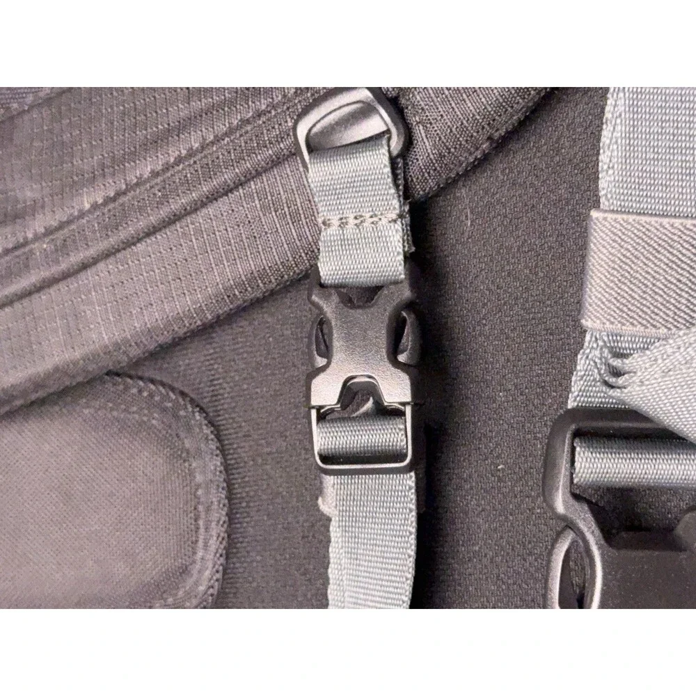 Lowepro Fastpack BP 250 AW II Travel-ready Backpack for DSLR Gear and 15